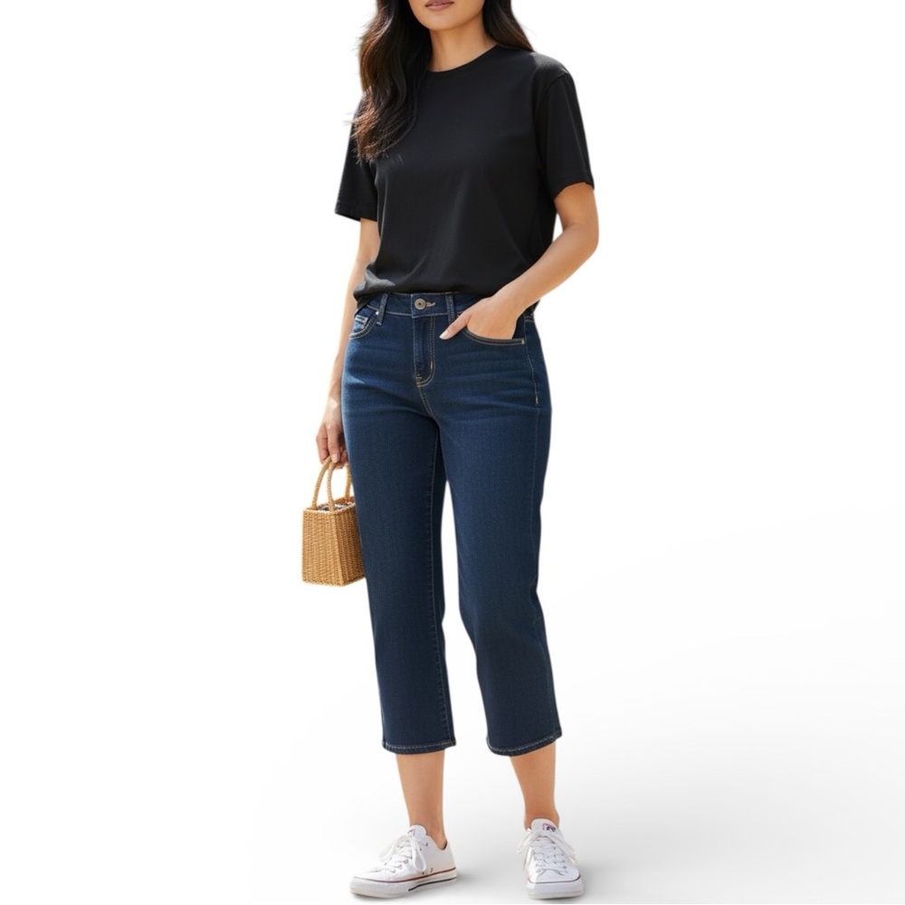 Levi’s Dark Wash Mid Rise Capris with Western Stitching size 12/W31”